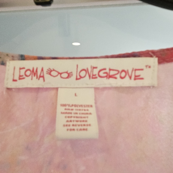 Bird print top. Wear art. Flat friendly! - Picture 7 of 10